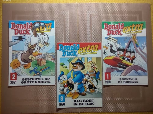70 stuks Donald Duck Extra. In zeer goede staat!!