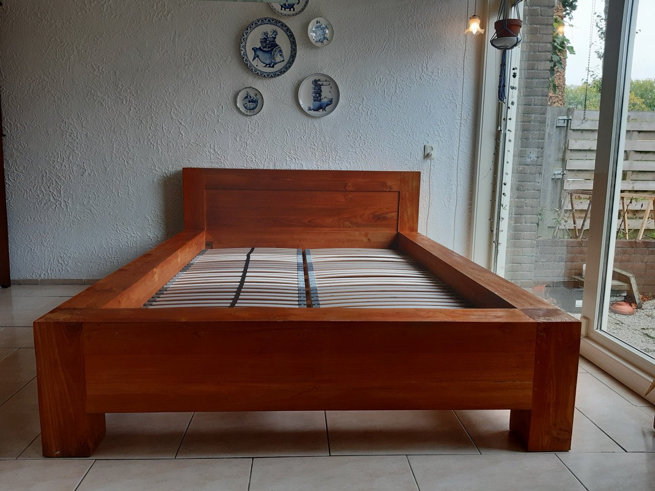 Teak bedombouw