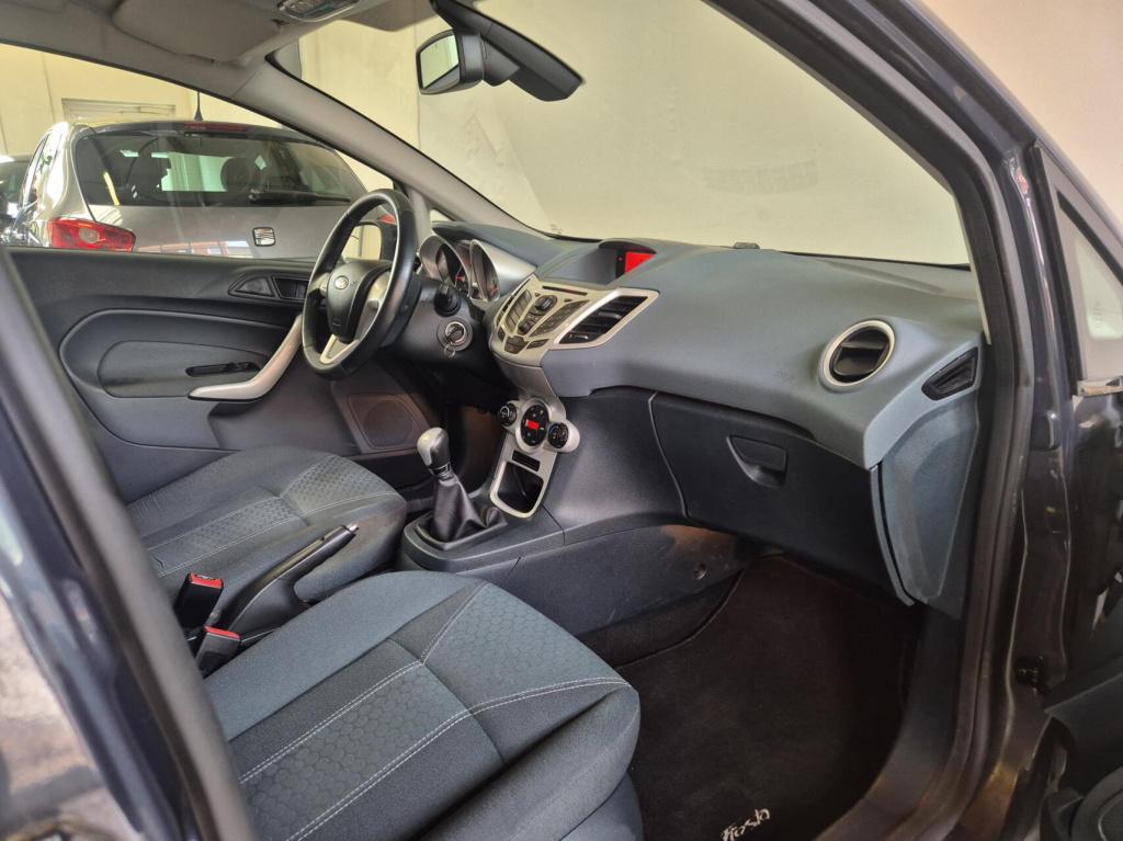 Ford Fiesta 1.25 titanium / nieuwe distriebutieriem 1e eigenaar / stoelverw