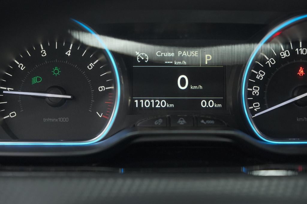 Peugeot 2008 puretech 110 eat6 allure | camera | navigatie | parkeersensore