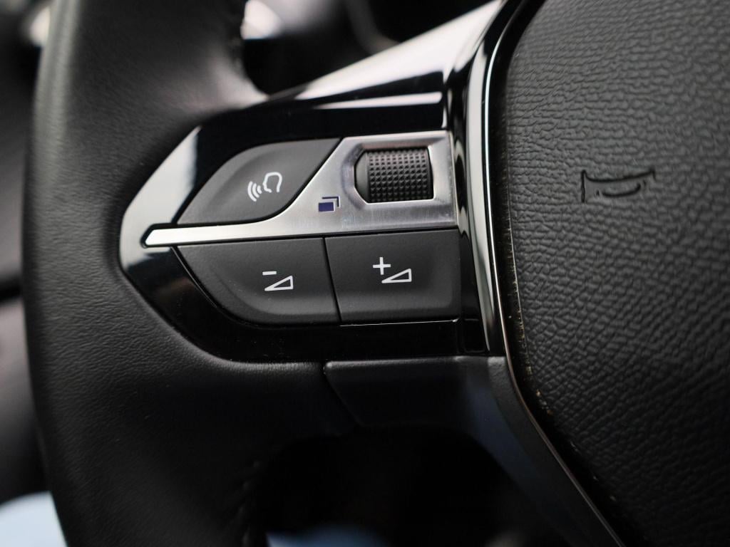 Peugeot E-2008 ev allure 54 kwh | automaat | climate control | virtual cock