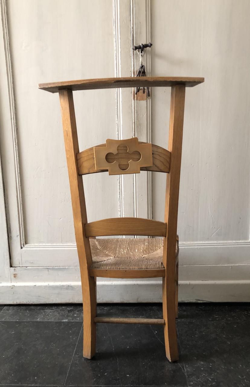 Leuk oud brocante kerk/bidstoeltje met bijbelhouder