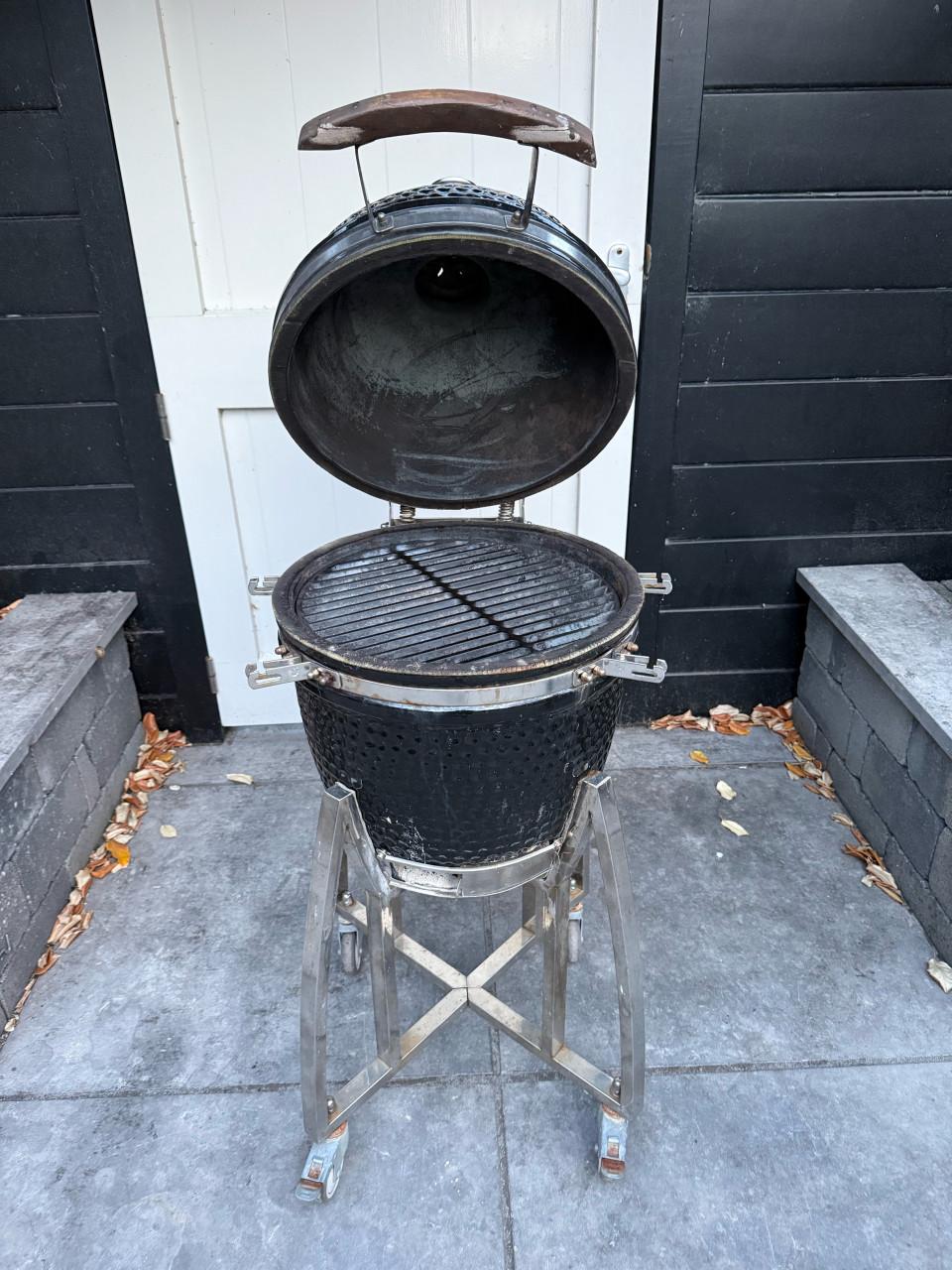 Kamado BBQ medium