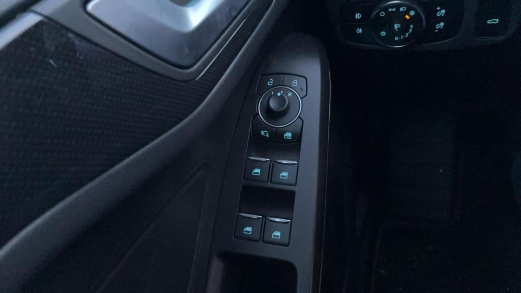 Ford Focus wagon 1.0 ecoboost hybrid st line x trekhaak - el. achterklep - 