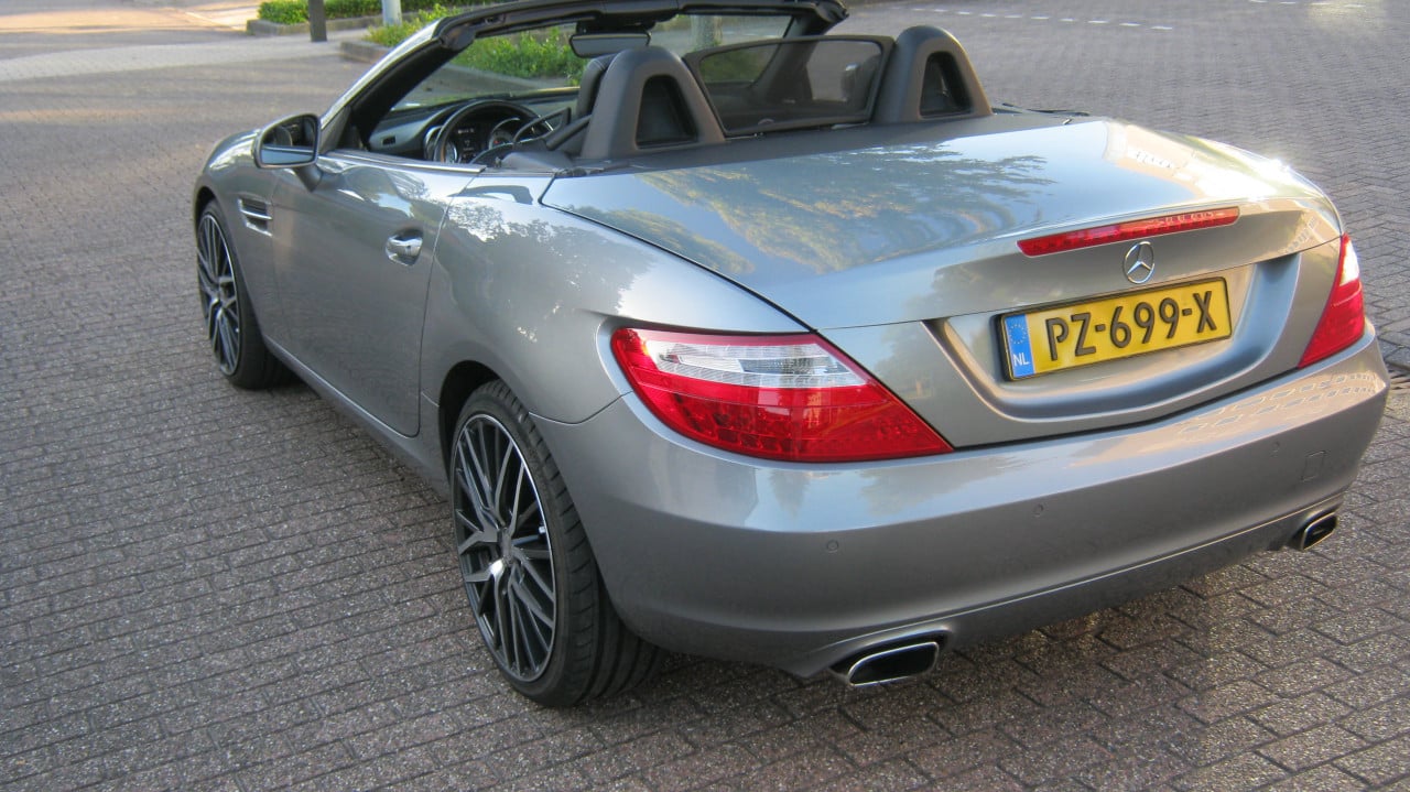TE KOOP MERCEDES CABRIO SLK 200 AUTOMAAT UIT 2011  VOOR 13000 EURO