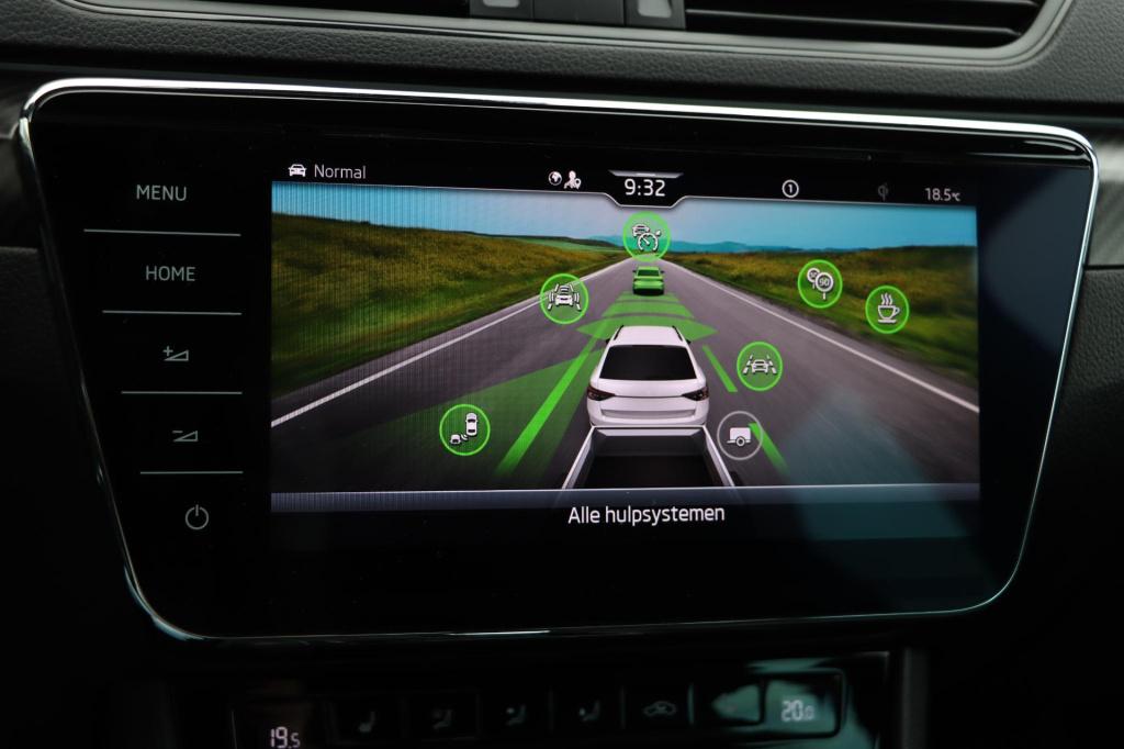 Skoda Superb combi 1.4 tsi iv sportline business 218pk dsg6