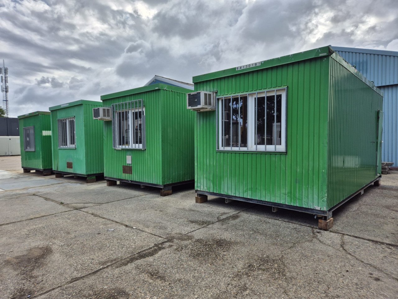 Meerdere 6x3m kantoorunits / bouwketen / woon/schaftunits