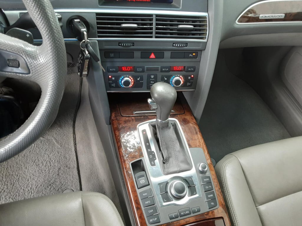 Audi A6 limousine 3.2 fsi quattro edition