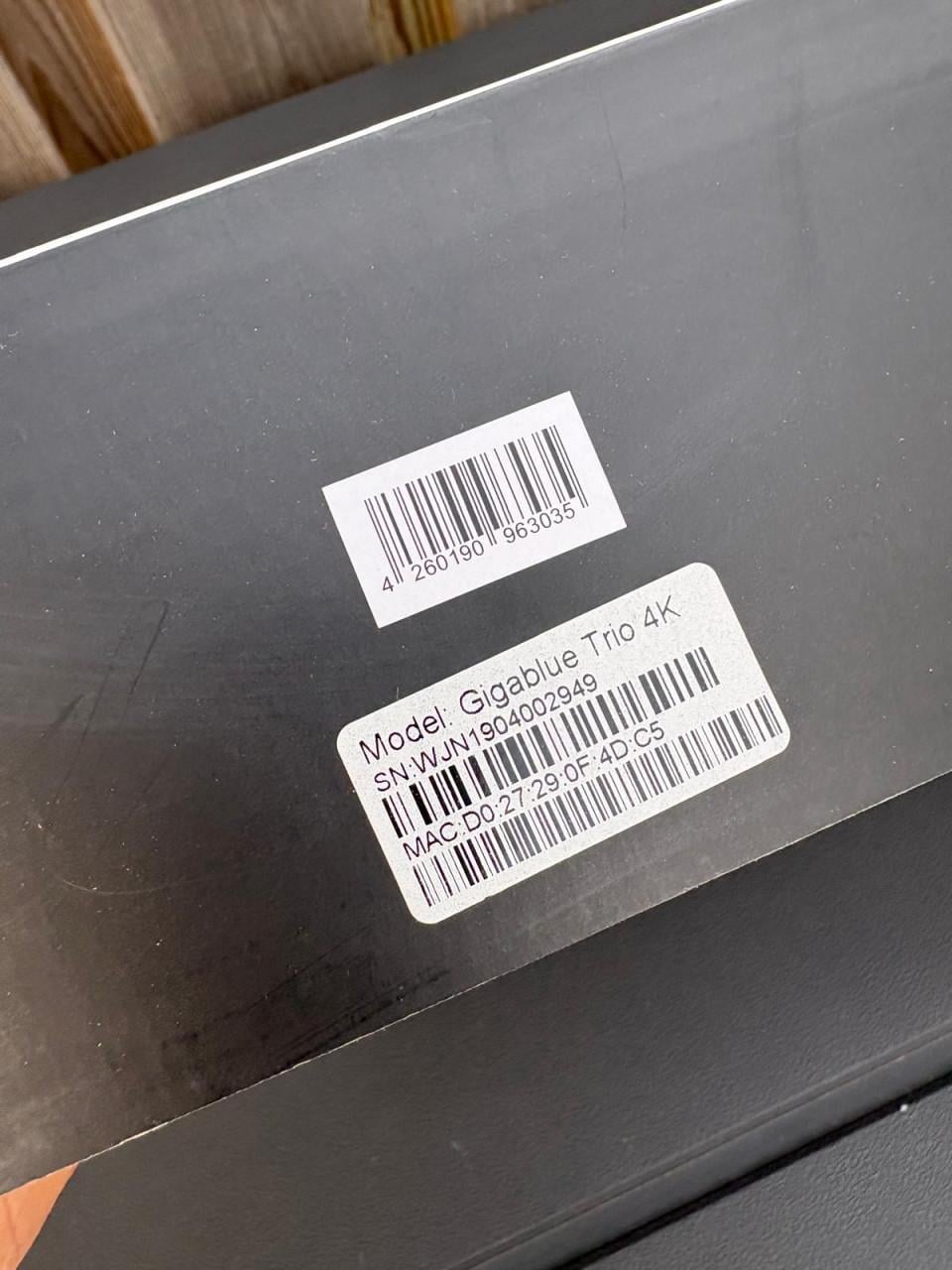 Partij 5x GigaBlue UHD Trio 4K ontvangers + Netgear Switch