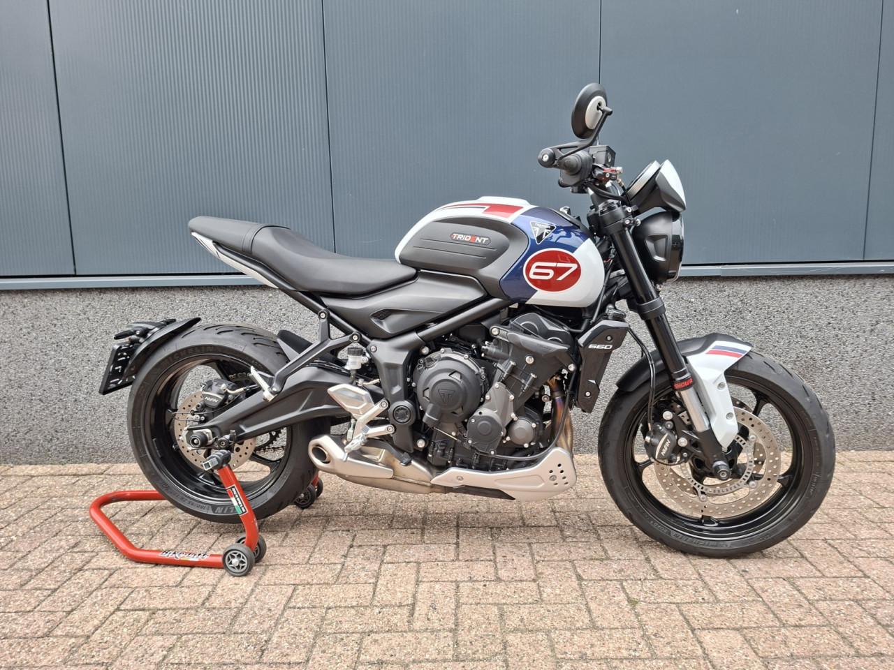 Triumph Trident 660 Triple Tribute ( Incl. Fabrieksgarantie )