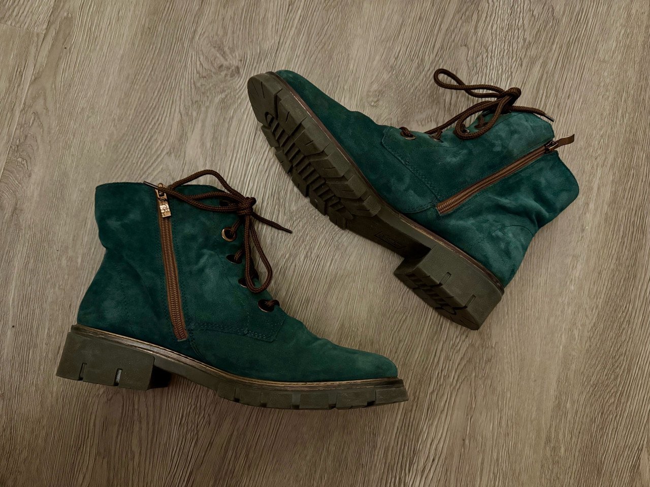 Comfortabele suède veterboots met rits van Ara in maat 43