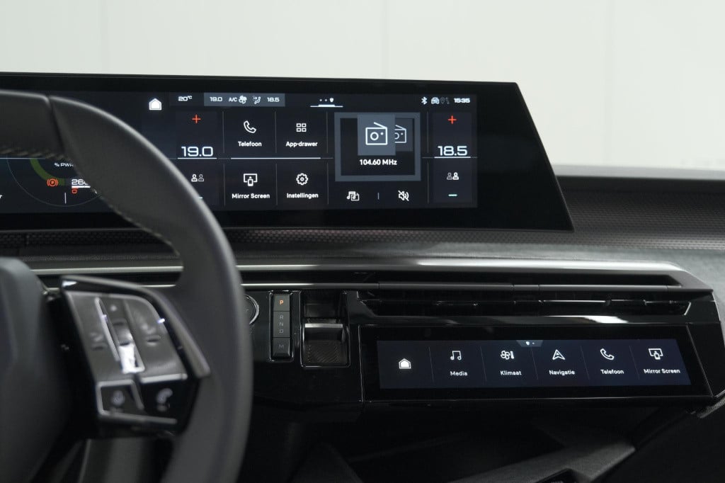 Peugeot 5008 1.2 hybrid 145 gt | panoramadak | camera | elektrische achterk