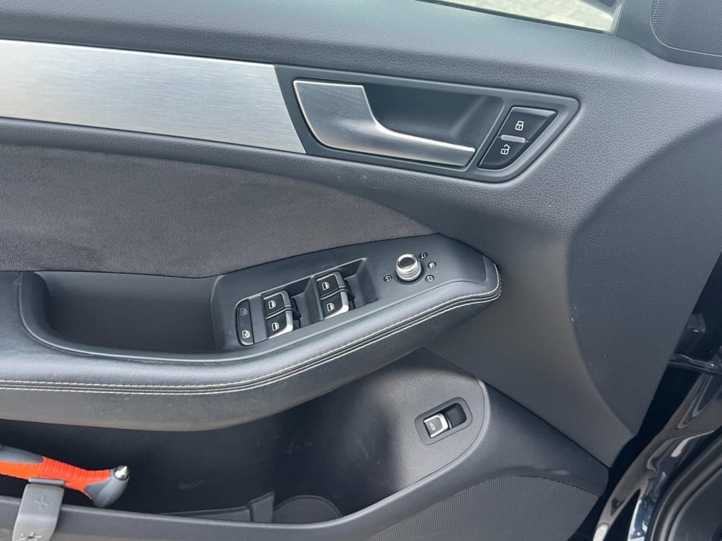 Audi Q5 2.0 tfsi quattro s edition, panoramadak, trekhaak enz...