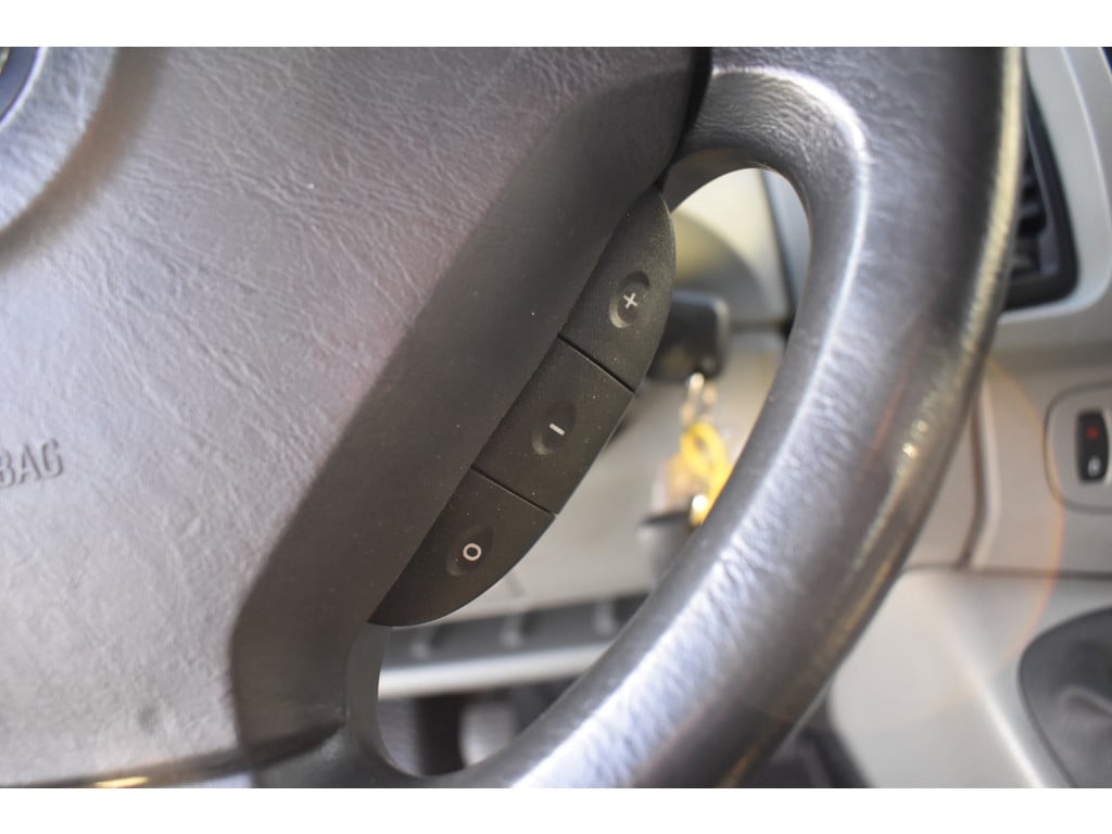 Opel Vivaro 2.5cdti | rolstoelbus | 9 persoons