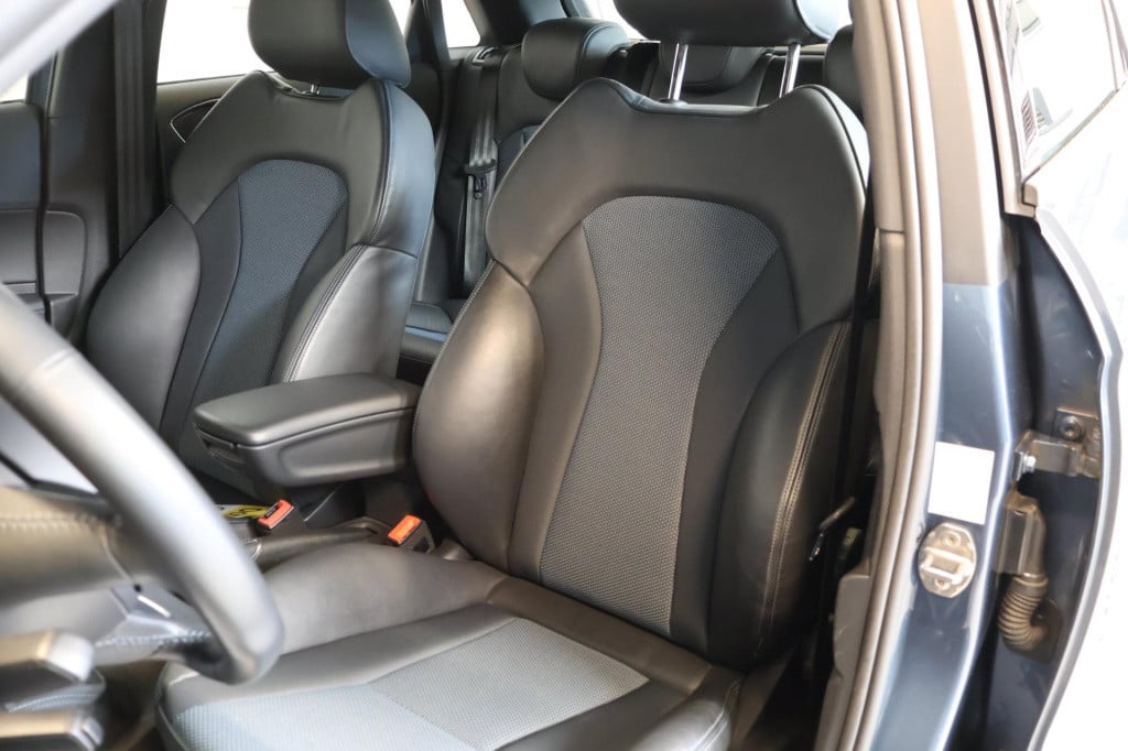 Audi A1 Sportback 1.0 tfsi design s-line nl auto, parkeersensoren, bluetoot