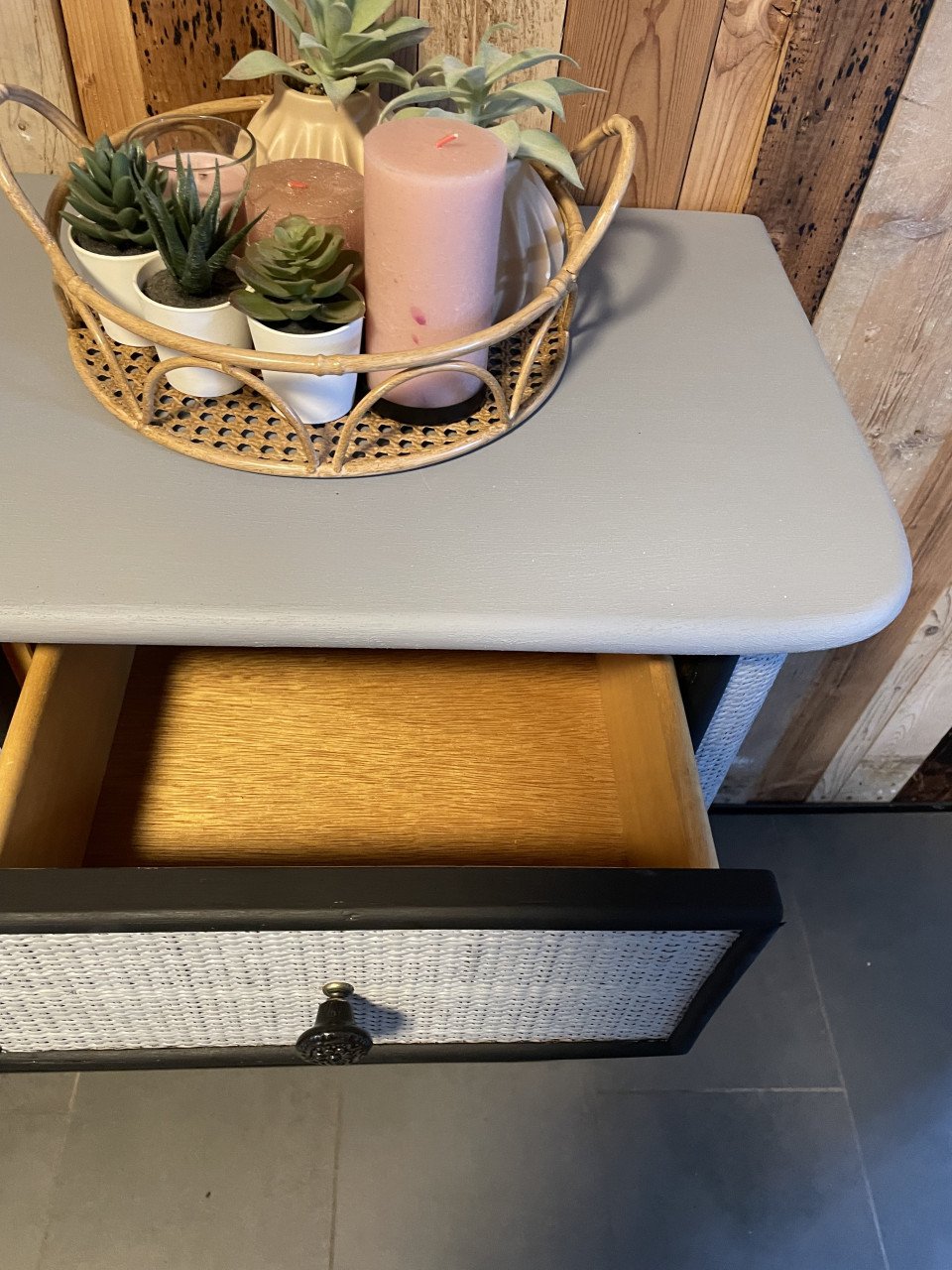 Te koop: Uniek stijlvol kastje – een echte eyecatcher!