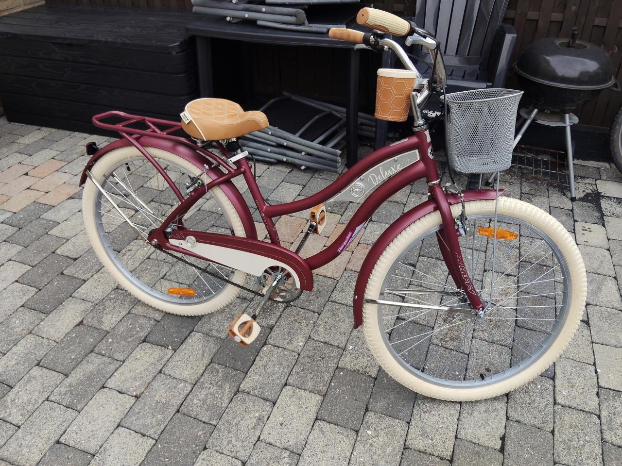 Te koop z.g.a.n. 26 inch meisjes/dames fiets