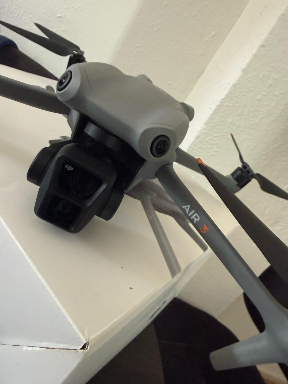 DJI Air 3 Fly More Combo met DJI RC 2 controller.
