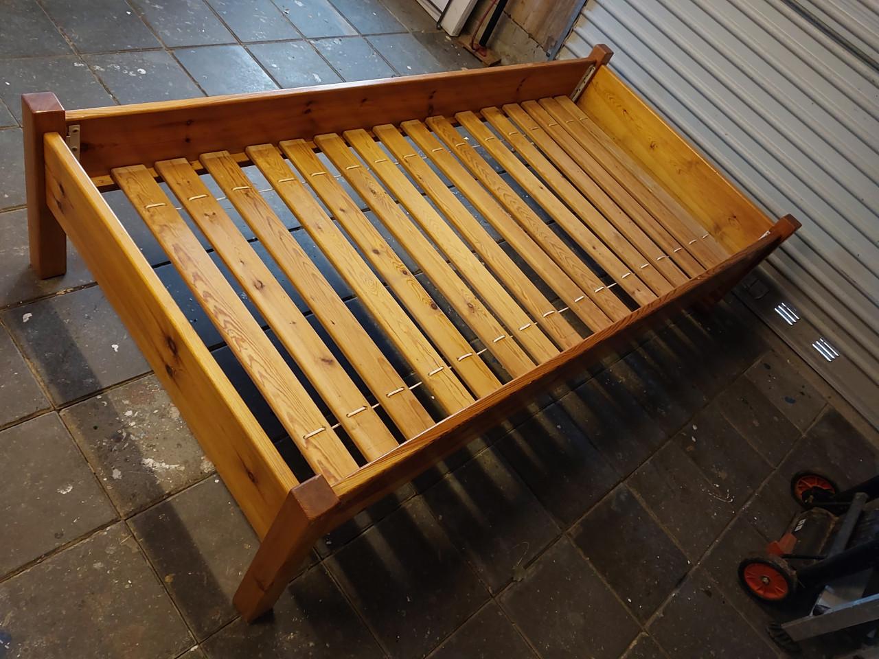 Te koop,bed