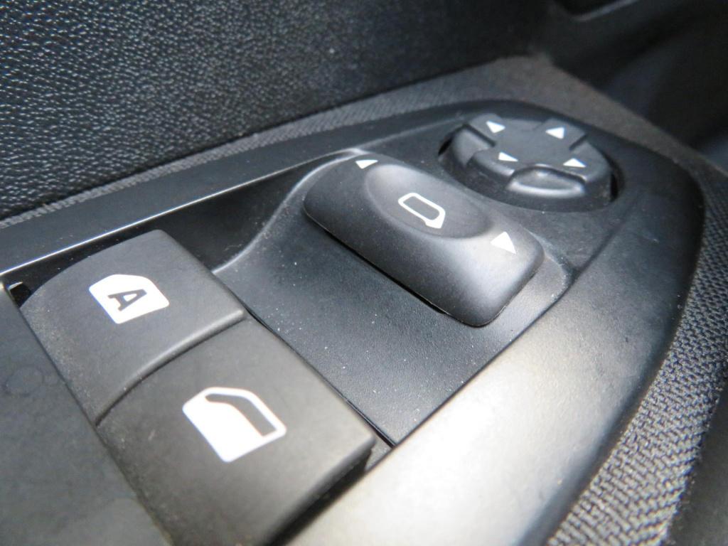 Peugeot 208 1.2 vti 82 style 5-drs airco/lmv/trekhaak
