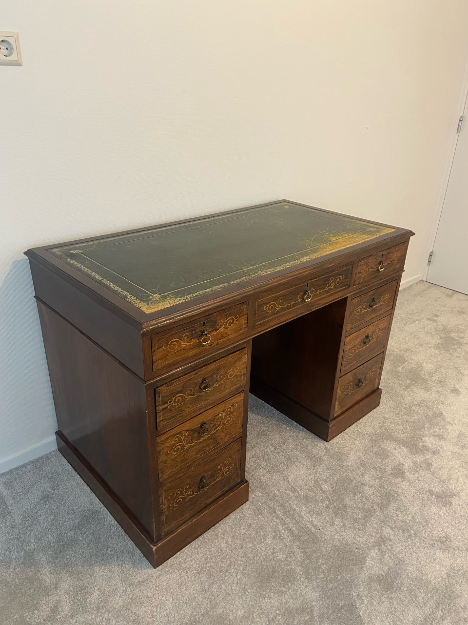 Klassiek Engels Chesterfield bureau