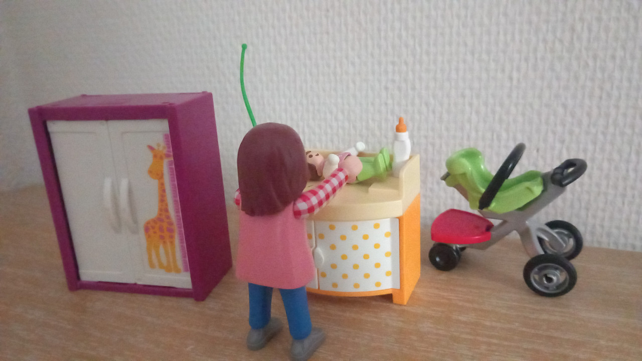 Playmobil babykamer met kast, wagen, maxi-cosi