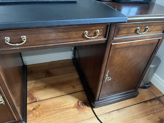 Bureau authentiek klassiek bruin hout