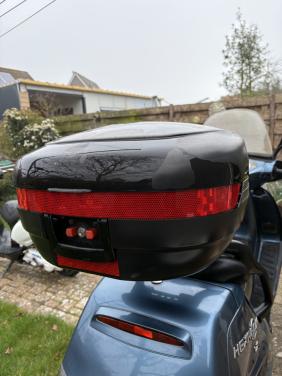 Topkoffer motorscooter