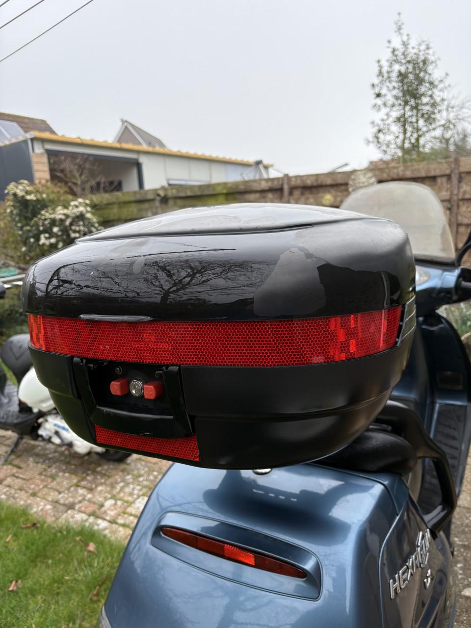 Topkoffer motorscooter