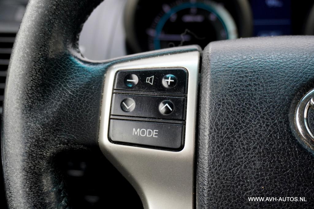 Toyota Land Cruiser 3.0 d-4d-f lx window van