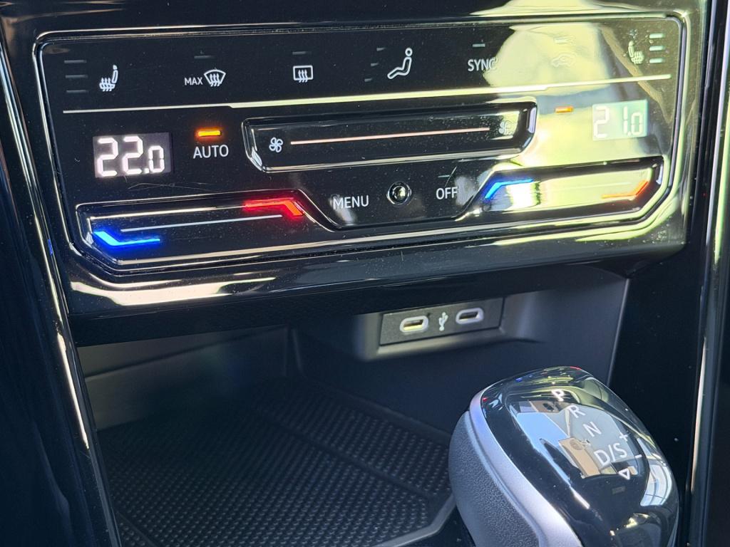 Volkswagen T-roc 1.5 tsi 150pk dsg r-line | camera | keyless | elek. achter