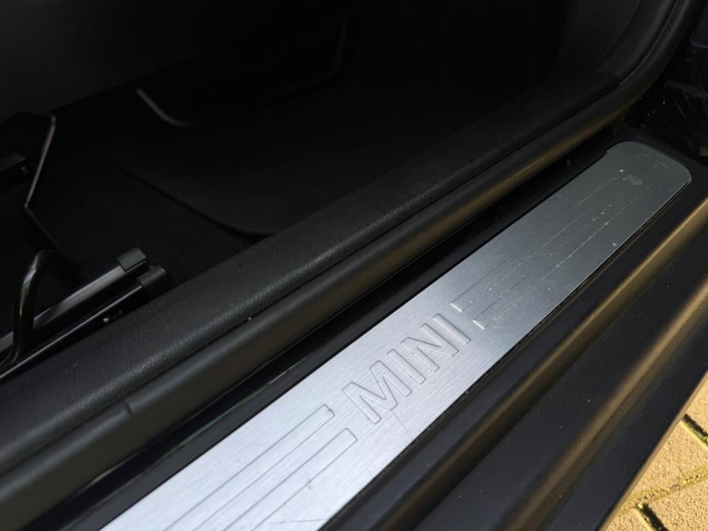 Mini Clubman mini 1.5 one * stoelverwarming * pdc * navigatie