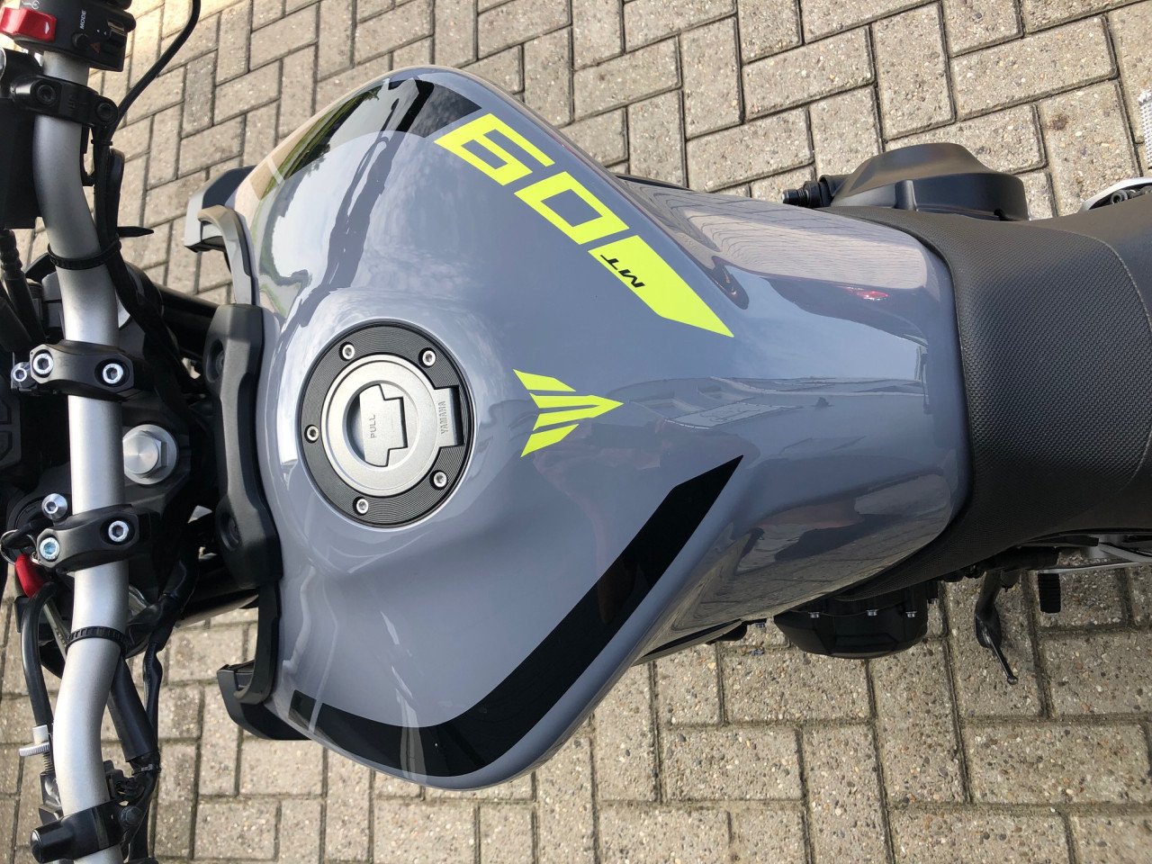 Puntgave Yamaha MT09 uit 2017 met 31dkm, diverse extra's, rijklaar €7350,-