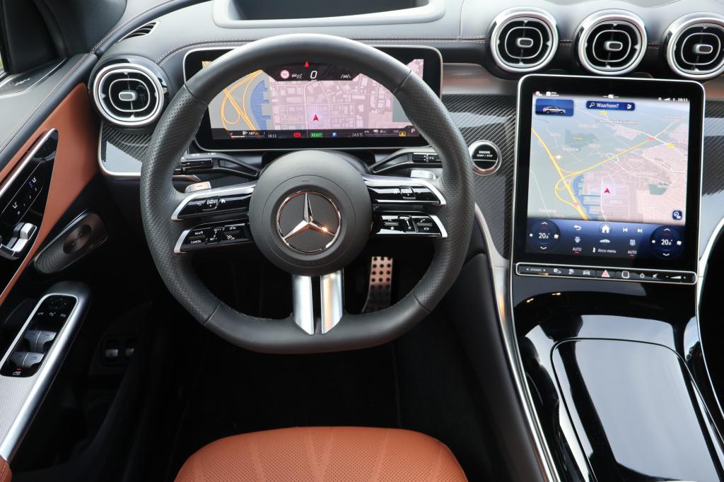 Mercedes-Benz Glc coupé 400e 4matic amg line i luchtvering i meesturende ac