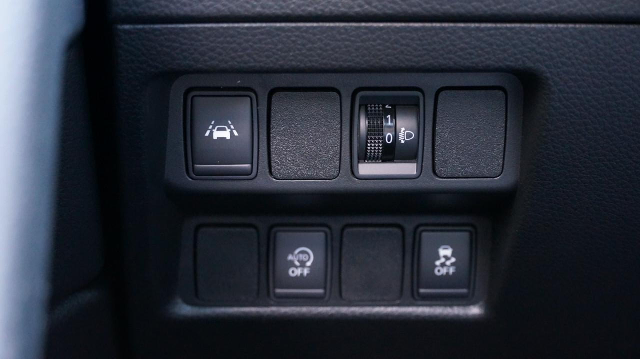 Nissan Qashqai 1.2 N-Connecta rijklaar incl garantie