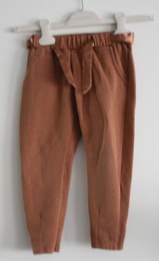 Bruinornje broek maat 104