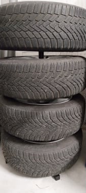 Te koop: 4 winterbanden lichtmetalen velgen ford focus