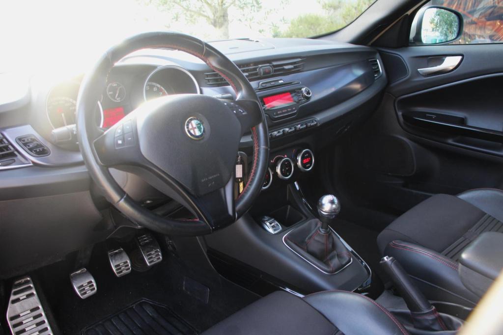 Alfa Romeo Giulietta 1.4 turbo super- sportiva - leer/alcantara - stoelverw