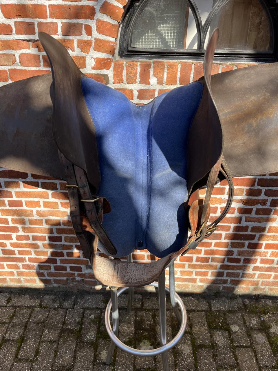 Australian stock saddle
