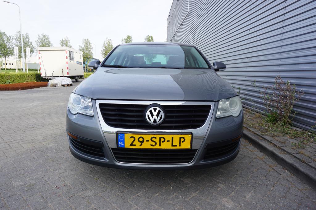 Volkswagen Passat 2.0 fsi trendline airco / cruise / elektr. ramen / trekha