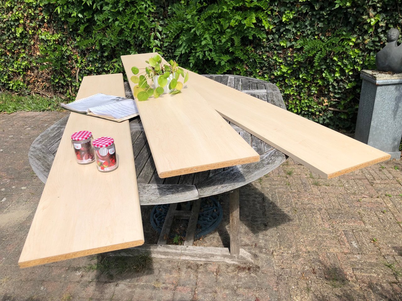 3 fraaie boeken/opbergplanken
