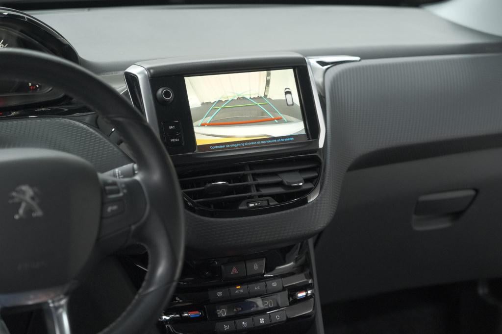 Peugeot 208 puretech 100 eat6 allure | panoramadak | camera | navigatie