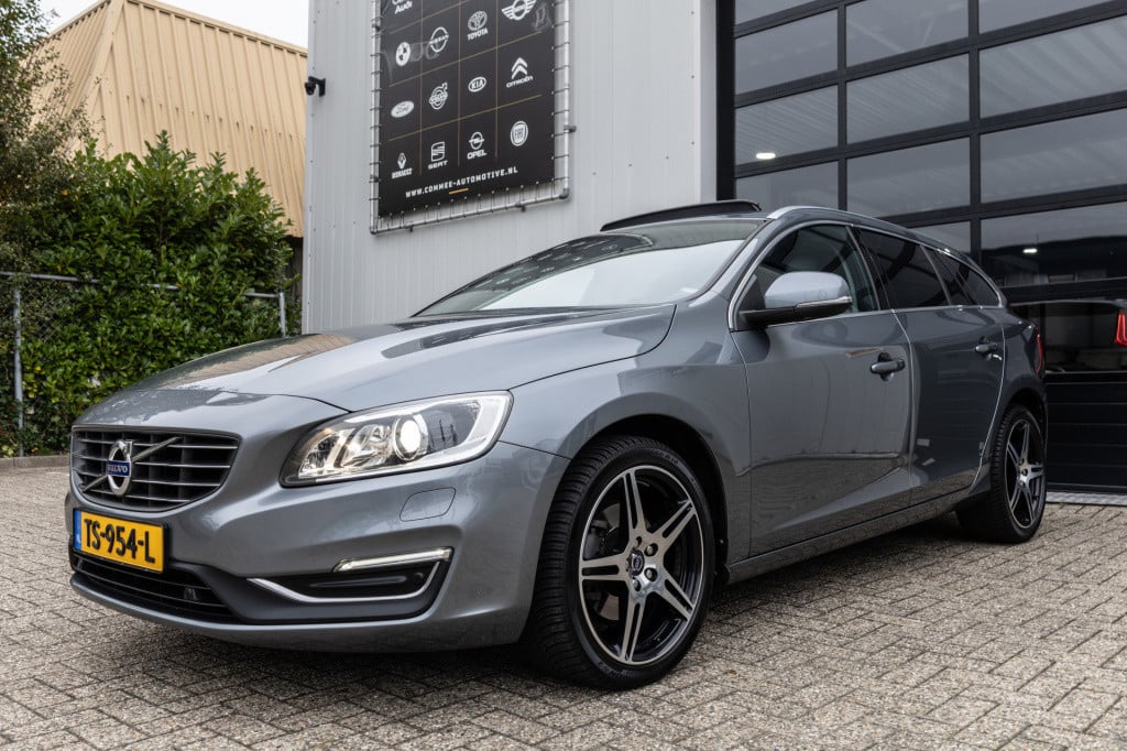 Volvo V60 2.0 t4 190pk summum ✅1jaarbovag✅nav✅leer✅schuifdak✅trekhaak