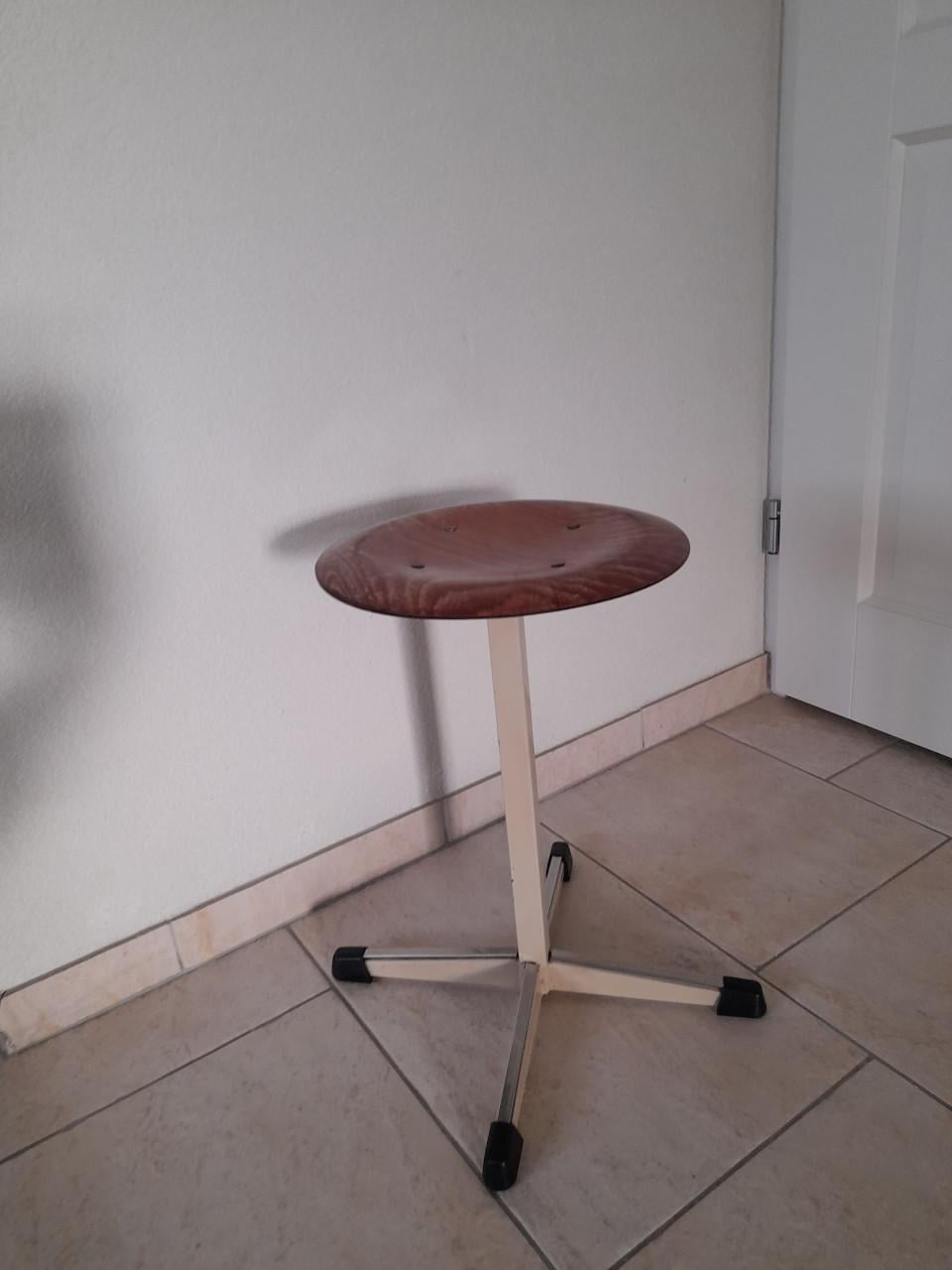 Antiek school krukje (in goede staat )