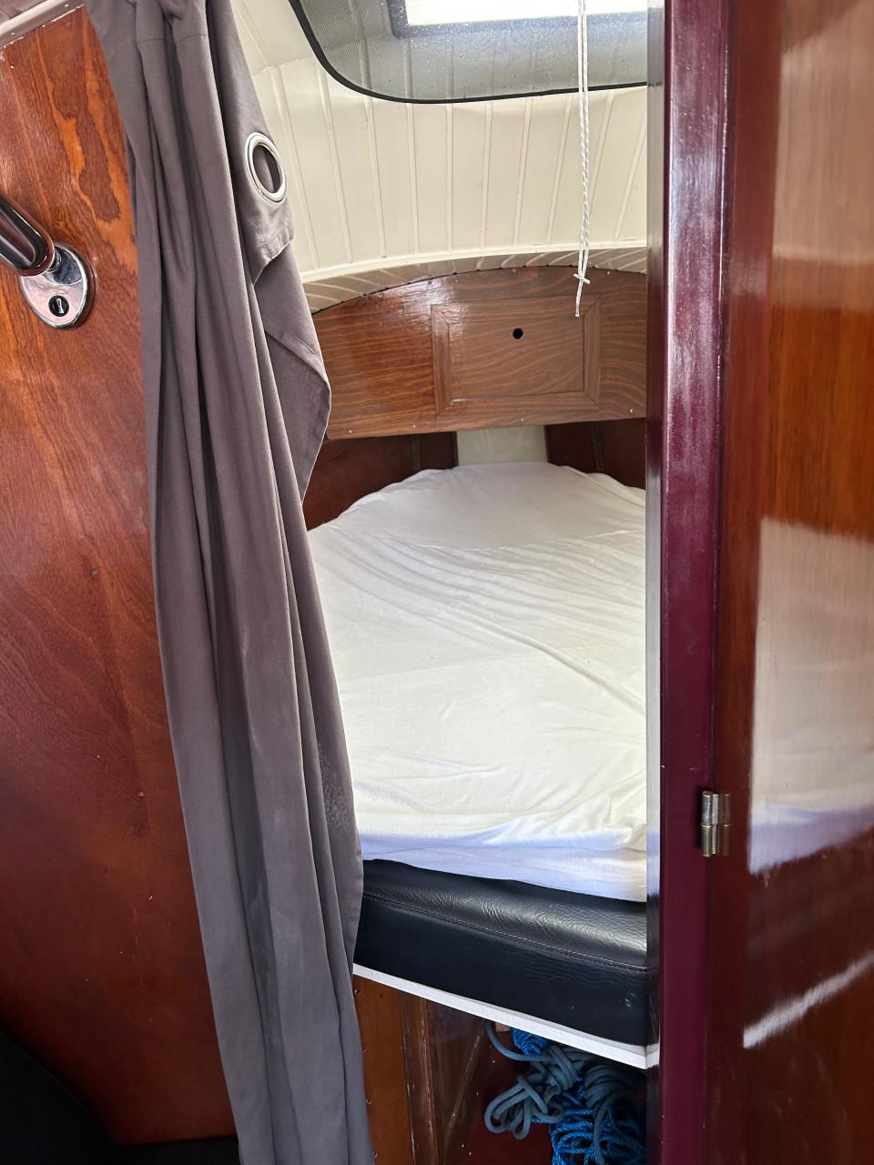 Kajuitzeilboot met mooie sole motor