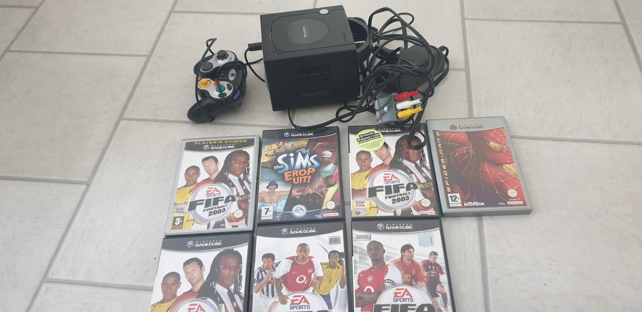 Te koop Gamecube met spelletjes in goede staat