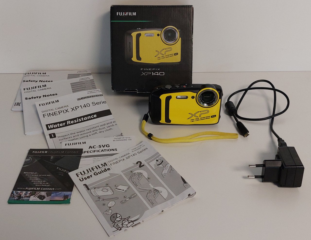 Fujifilm Finepix XP140 geel
