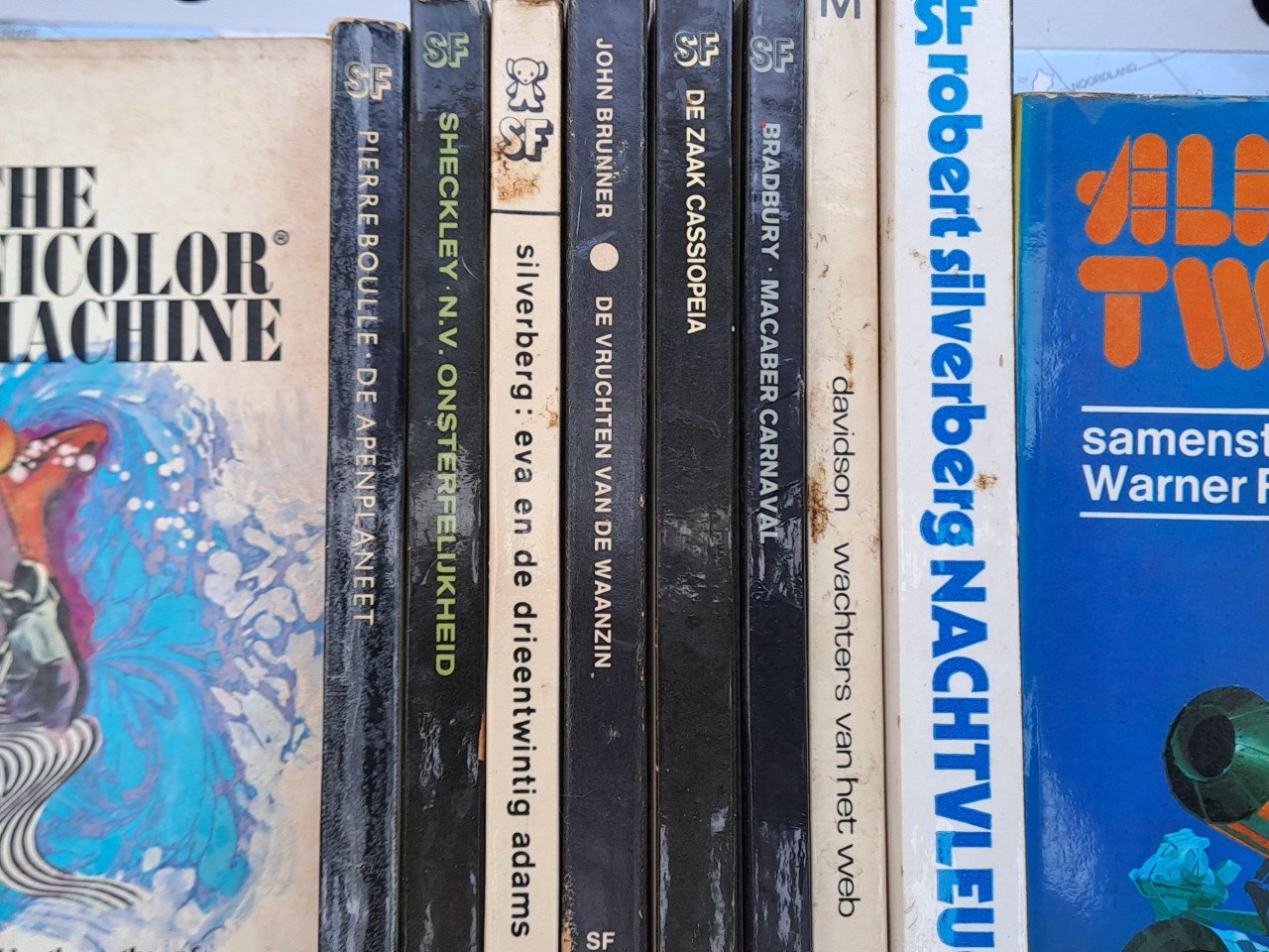 Verzameling van ±140 sciencefictionboeken,.