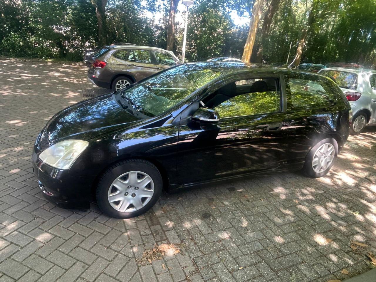 Honda Civic 1.4 I LS 3DR 2004 Zwart motor in top staat