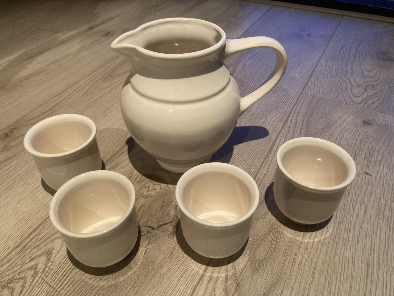 Vintage Melkkan met 4 bekers